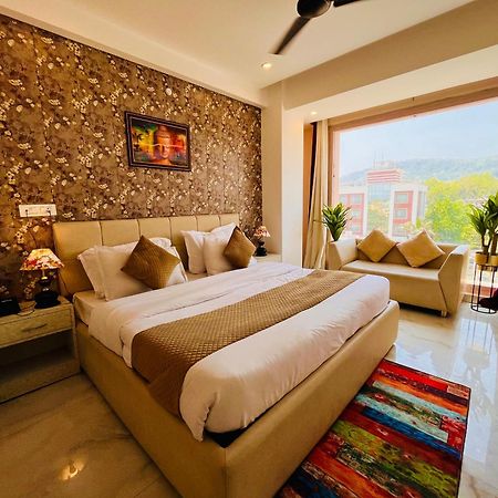 Hotel Golden Temple View By La Casa, Amritsar #Top Rated #Most Awarded #Swimming Pool #Prime Location #Luxury Rooms #Parking #Rooftop Cafe Exteriör bild