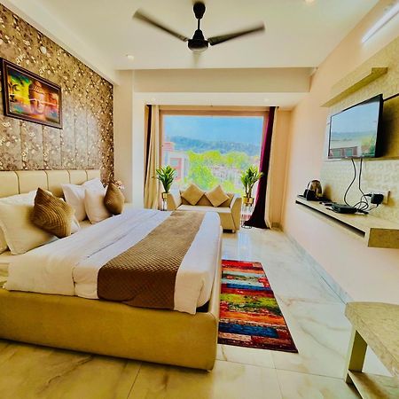 Hotel Golden Temple View By La Casa, Amritsar #Top Rated #Most Awarded #Swimming Pool #Prime Location #Luxury Rooms #Parking #Rooftop Cafe Exteriör bild