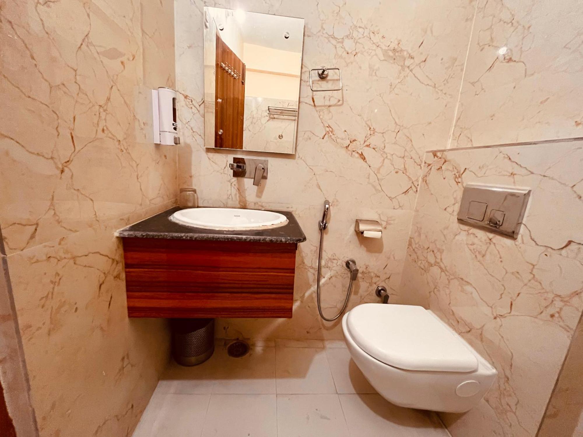Hotel Golden Temple View By La Casa, Amritsar #Top Rated #Most Awarded #Swimming Pool #Prime Location #Luxury Rooms #Parking #Rooftop Cafe Exteriör bild