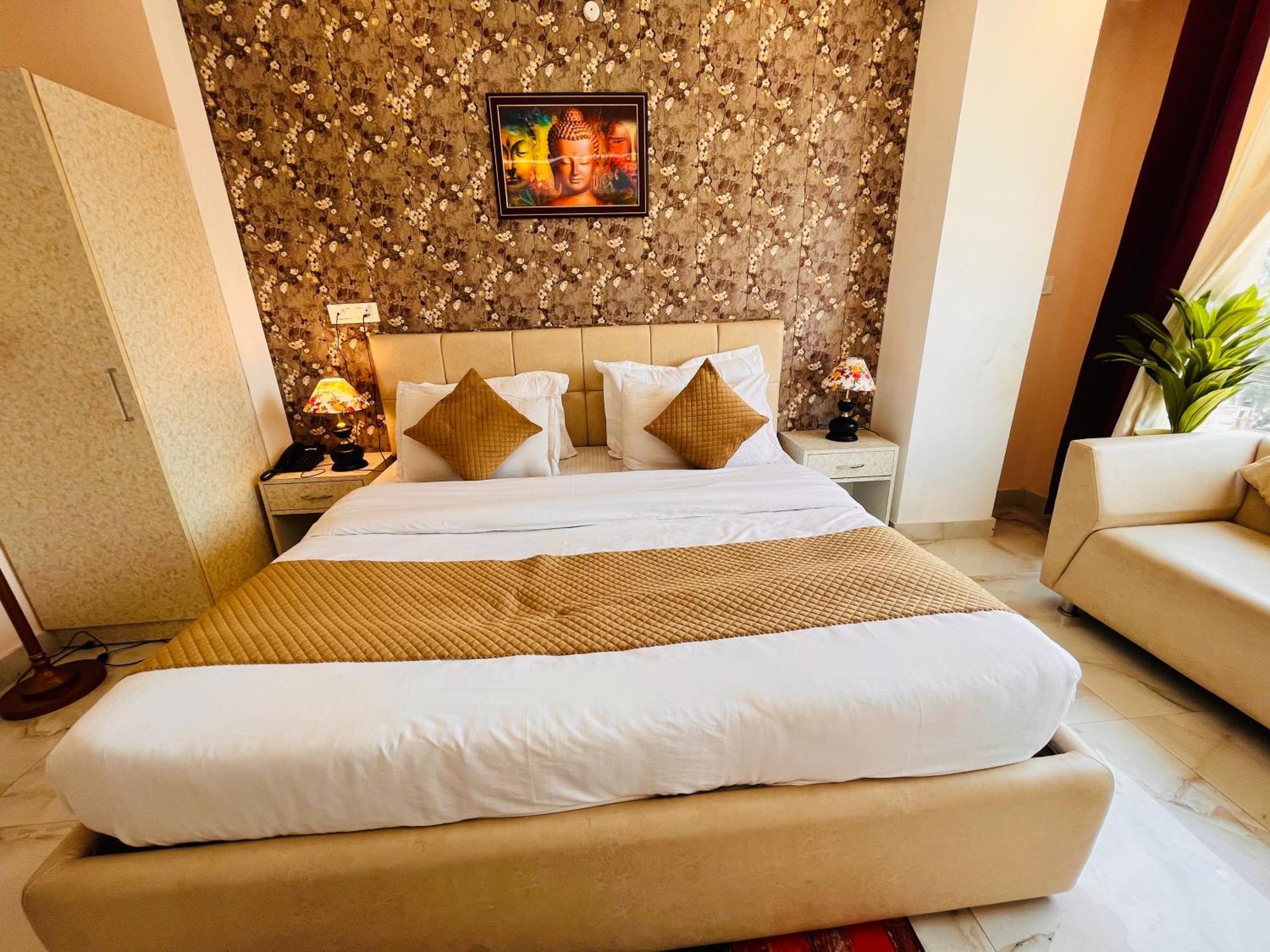 Hotel Golden Temple View By La Casa, Amritsar #Top Rated #Most Awarded #Swimming Pool #Prime Location #Luxury Rooms #Parking #Rooftop Cafe Exteriör bild