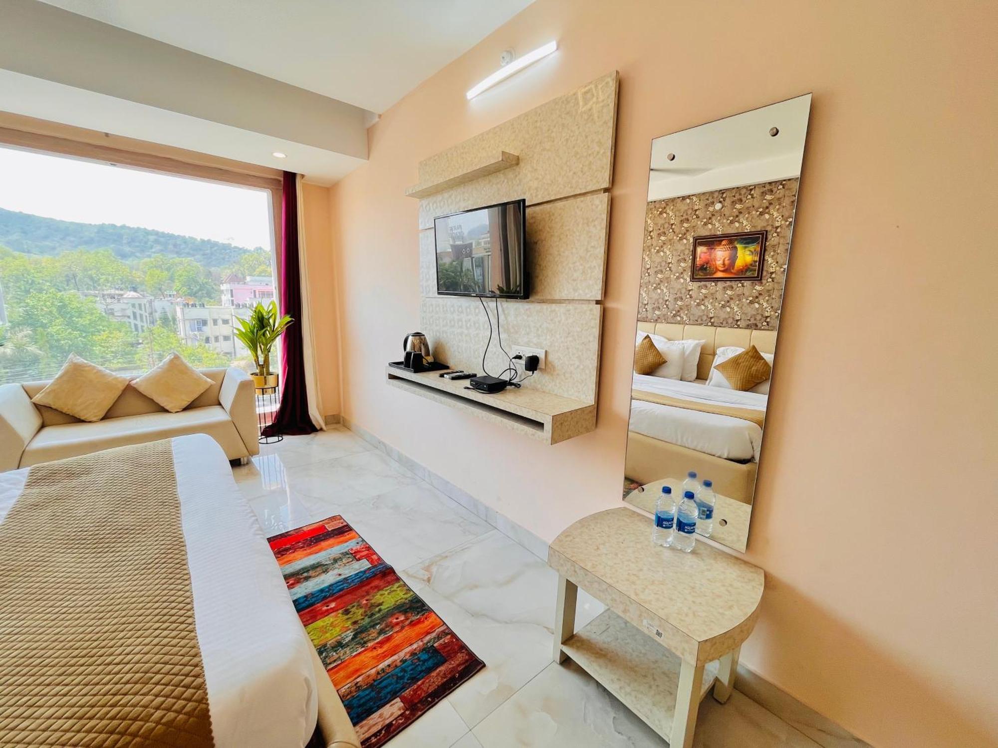 Hotel Golden Temple View By La Casa, Amritsar #Top Rated #Most Awarded #Swimming Pool #Prime Location #Luxury Rooms #Parking #Rooftop Cafe Exteriör bild