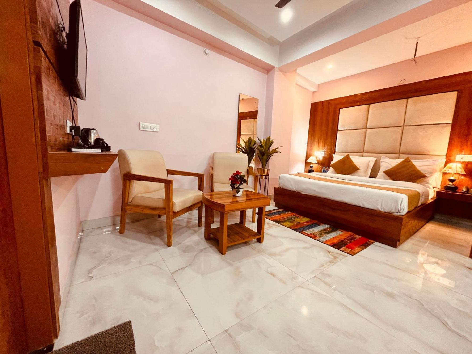 Hotel Golden Temple View By La Casa, Amritsar #Top Rated #Most Awarded #Swimming Pool #Prime Location #Luxury Rooms #Parking #Rooftop Cafe Exteriör bild