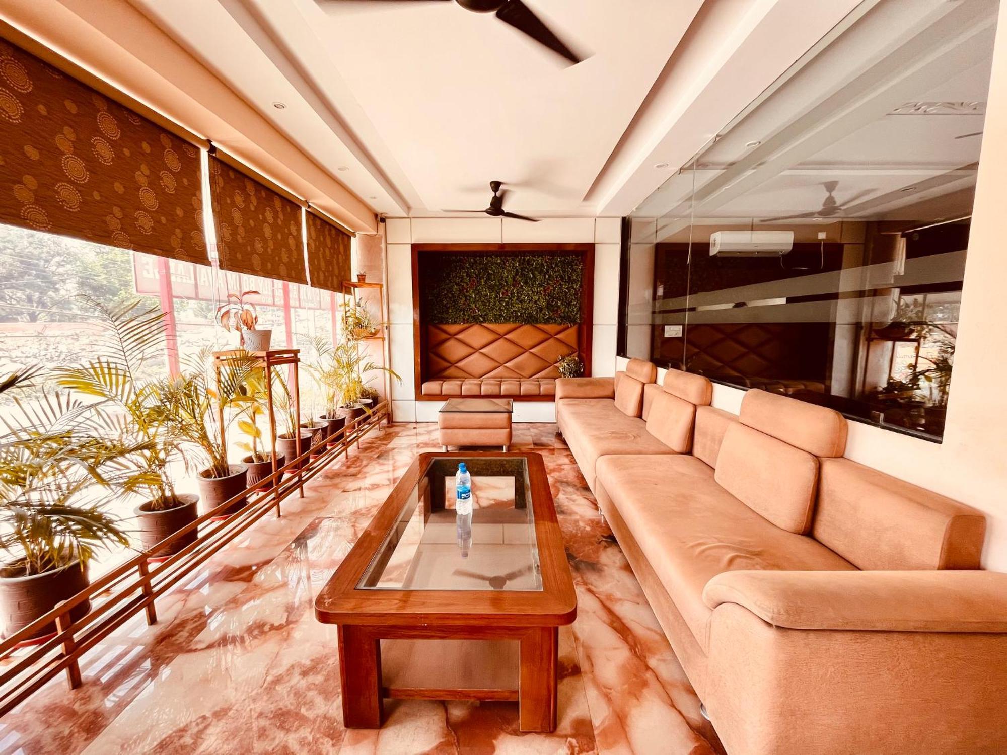 Hotel Golden Temple View By La Casa, Amritsar #Top Rated #Most Awarded #Swimming Pool #Prime Location #Luxury Rooms #Parking #Rooftop Cafe Exteriör bild